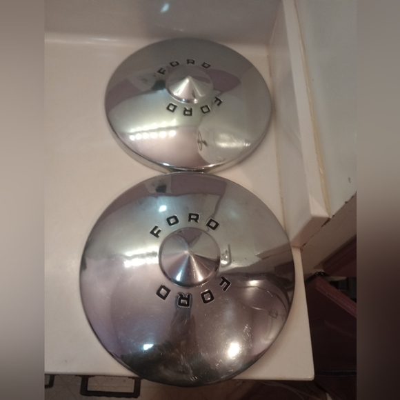 Ford Chrome Hubcaps - Picture 2 of 3